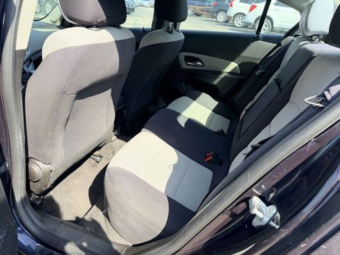 Used 2014 Chevrolet Cruze LS image 5