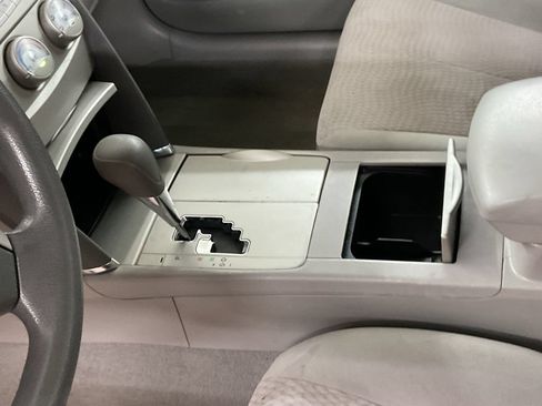 Used 2011 Toyota Camry LE FWD image 16