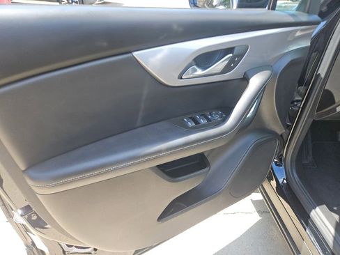 Used 2025 Chevrolet Blazer LT FWD image 11