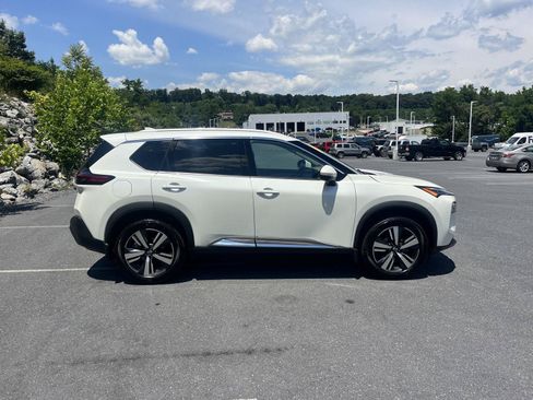 Used 2023 Nissan Rogue SL FWD image 40