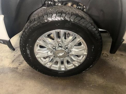 Used 2020 Chevrolet Silverado 3500 High Country w/ Z71 Off-Road Package AWD/4WD image 14