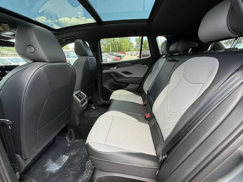 New 2026 Volkswagen Tiguan SE R-Line AWD/4WD image 24