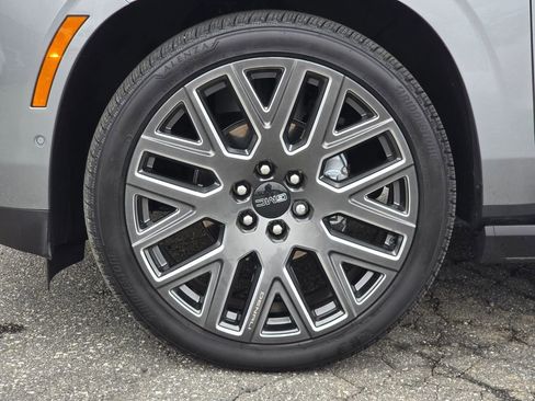 Certified 2025 GMC Yukon Denali Ultimate image 16