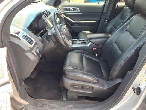 Used 2013 Ford Explorer XLT FWD image 9