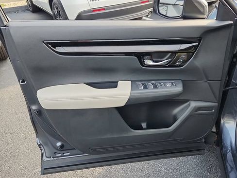 Used 2025 Honda CR-V EX-L image 12