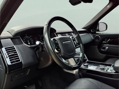 Used 2018 Land Rover Range Rover Supercharged image 11