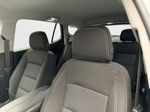Used 2023 GMC Terrain SLE FWD image 11