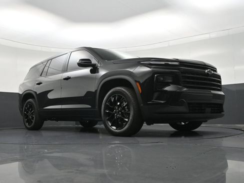 Used 2024 Chevrolet Traverse LS w/ Midnight/Sport Edition FWD image 29