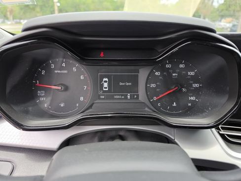 Used 2025 Chevrolet Trax LS w/ LS Convenience Package FWD image 31