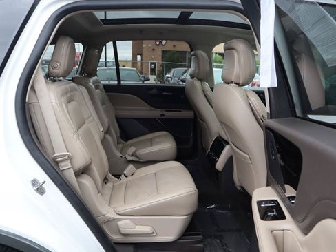 Used 2020 Lincoln Aviator Reserve w/ Elements Package Plus AWD/4WD image 12