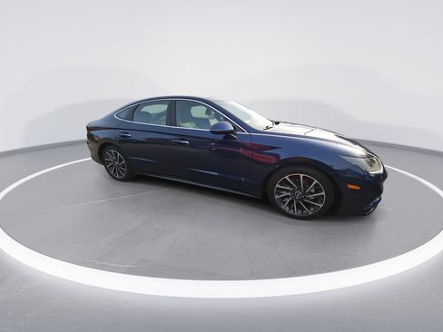 Used 2022 Hyundai Sonata Limited w/ Preferred Accessory Package image 2