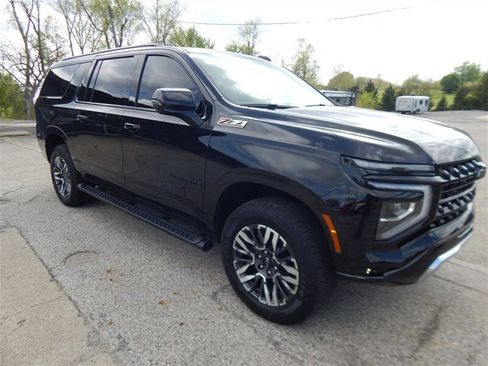 Used 2026 Chevrolet Suburban Z71 w/ Comfort Package AWD/4WD image 6