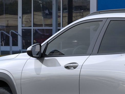 New 2026 Chevrolet Trax LT w/ Driver Confidence Package image 12