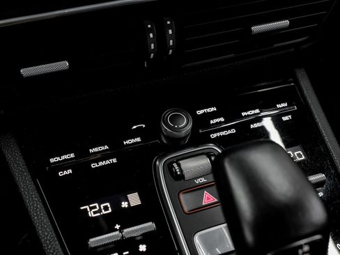 Used 2023 Porsche Cayenne Base image 36