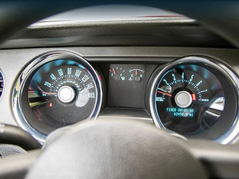 Used 2012 Ford Mustang Coupe image 25