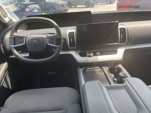 Used 2025 Ford Expedition Max Active RWD image 12