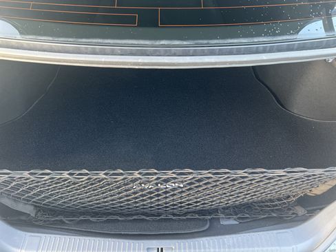 Used 2019 Toyota Avalon Limited FWD image 30