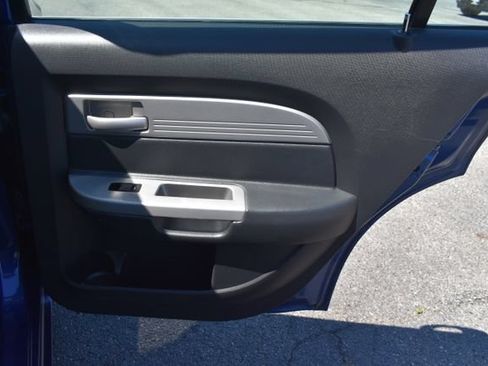 Used 2010 Chrysler Sebring Touring FWD image 28