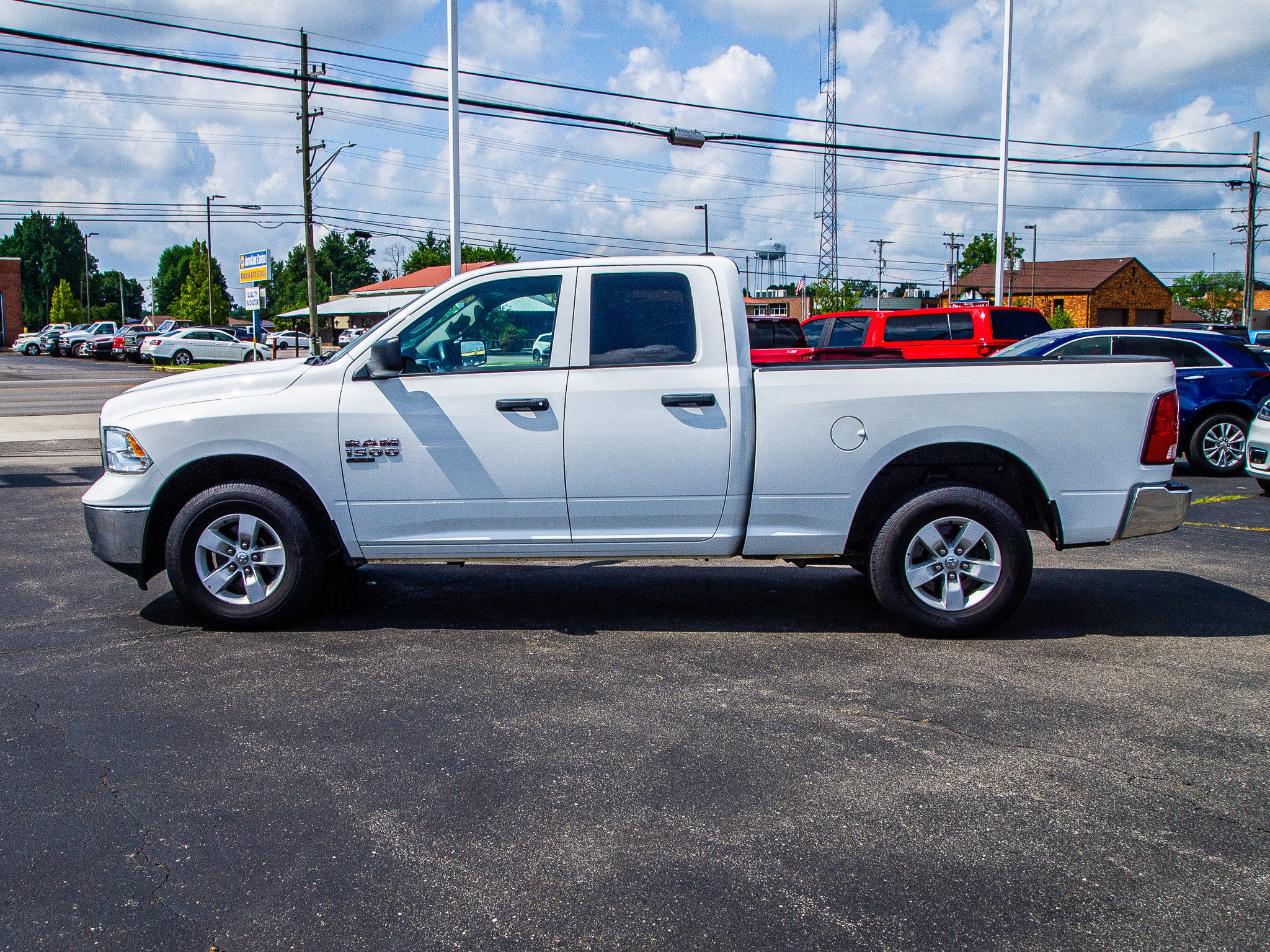 Used 2024 RAM 1500 Classic SLT AWD/4WD image 4