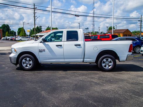 Used 2024 RAM 1500 Classic SLT AWD/4WD image 4