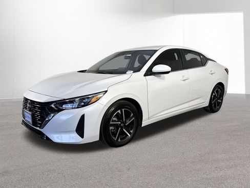 Certified 2025 Nissan Sentra SV image 1