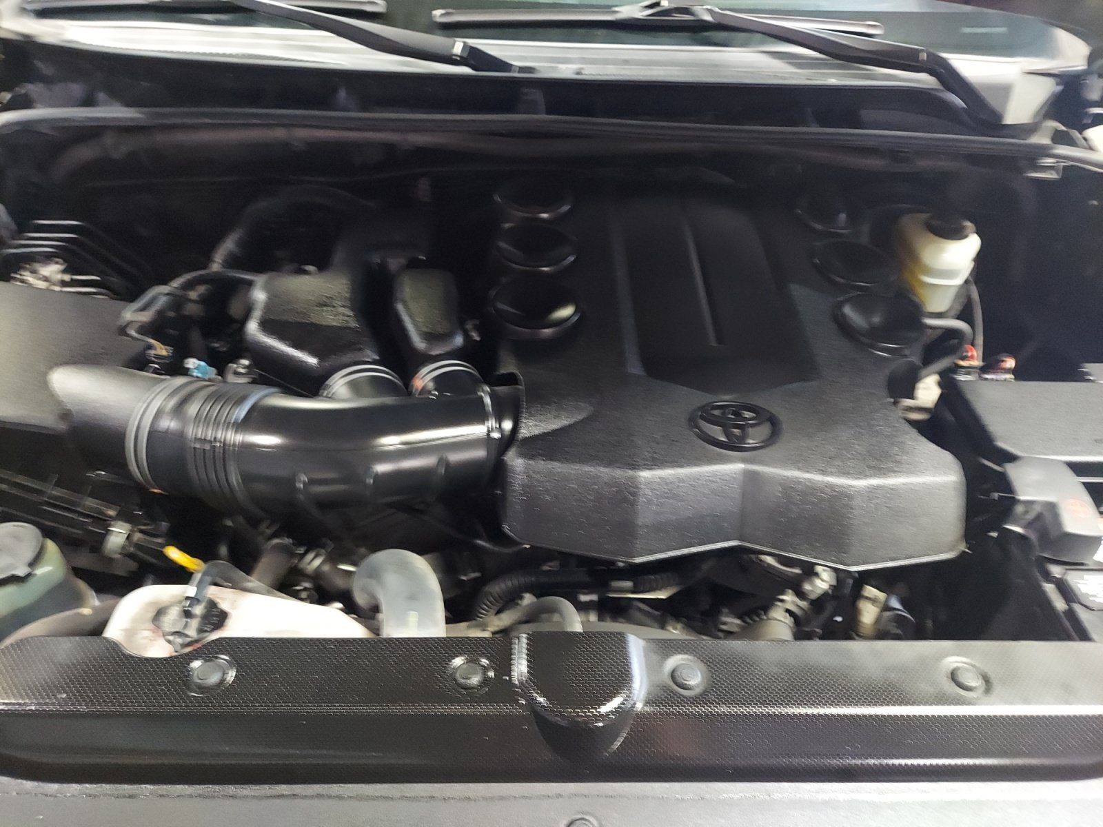 Used 2018 Toyota 4Runner SR5 RWD image 30