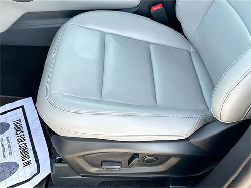 Used 2025 Ford Explorer Active w/ Active Comfort Package image 19