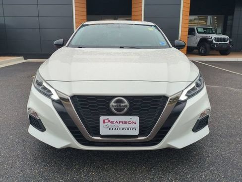 Used 2019 Nissan Altima 2.5 SR w/ SR Premium Package FWD image 9