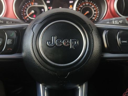 Used 2023 Jeep Gladiator Rubicon w/ Trailer Tow Package AWD/4WD image 5