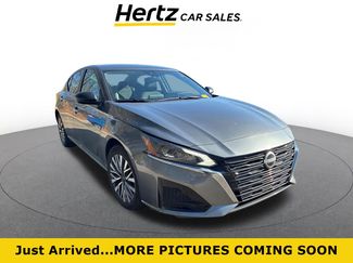Used 2025 Nissan Altima 2.5 SV video 1