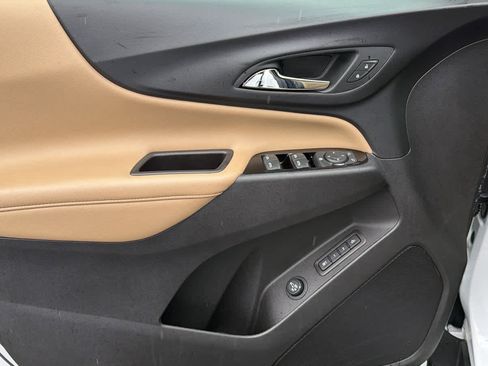 Used 2022 Chevrolet Equinox Premier image 23