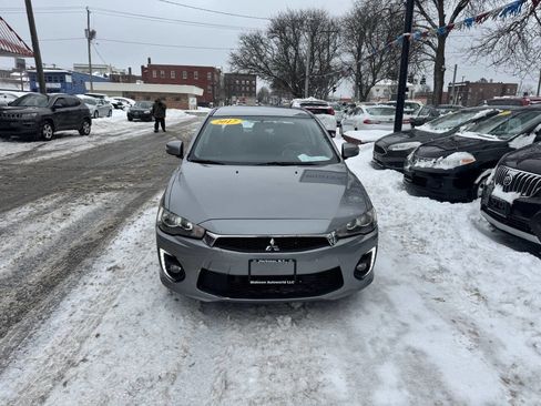 Used 2017 Mitsubishi Lancer ES image 5
