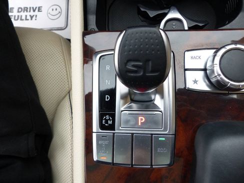 Used 2014 Mercedes-Benz SL 550 image 46