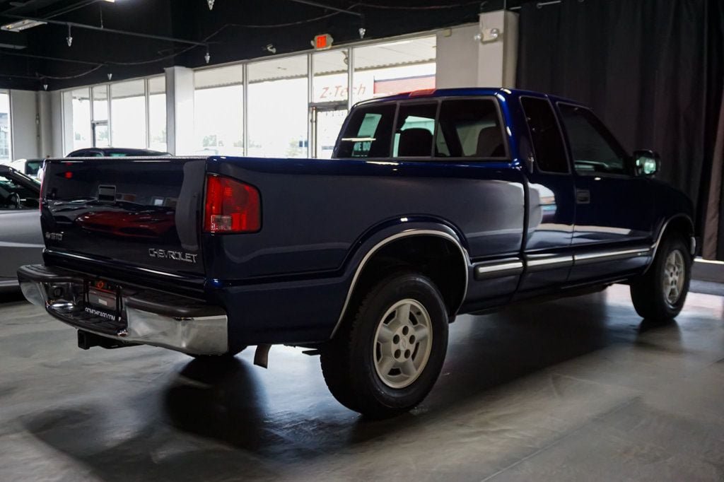 Used 2002 Chevrolet S10 Pickup LS w/ LS Preferred Equipment Group AWD/4WD image 44