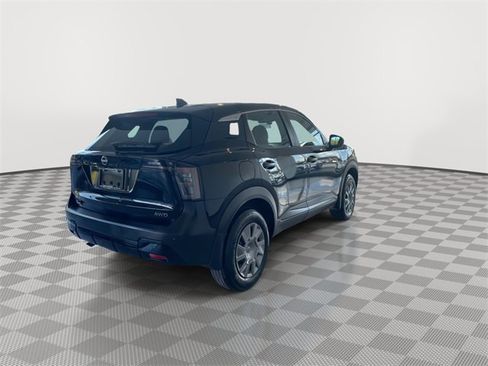 Used 2025 Nissan Kicks S image 10