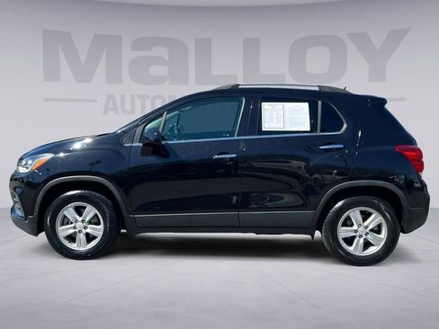 Used 2019 Chevrolet Trax LT w/ LT Convenience Package image 2
