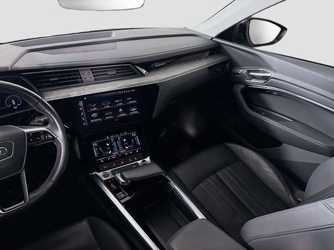 Used 2022 Audi e-tron Premium w/ Convenience Plus Package image 25