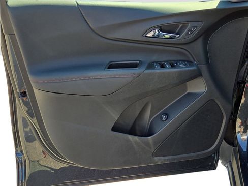 Used 2023 Chevrolet Equinox RS image 16