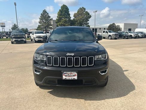 Used 2020 Jeep Grand Cherokee Laredo AWD/4WD image 9
