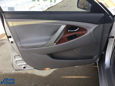 Used 2010 Toyota Camry image 23