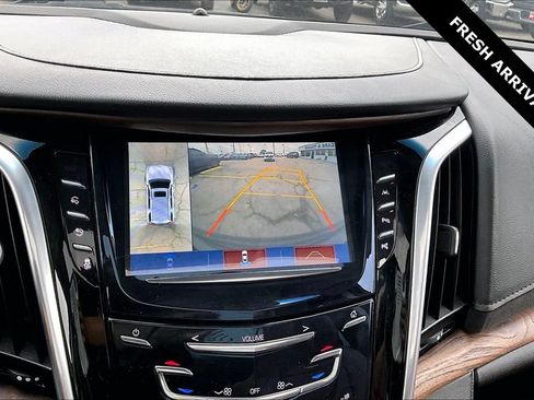 Used 2020 Cadillac Escalade Premium Luxury AWD/4WD image 15