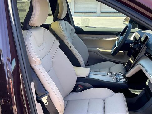 New 2026 Volvo EX90 Plus AWD/4WD image 32