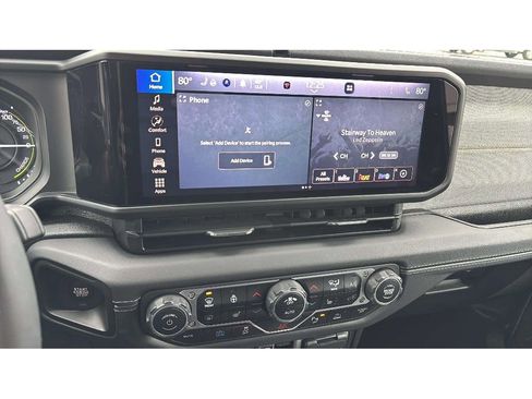 Used 2025 Jeep Wrangler Sahara w/ Safety Group image 21