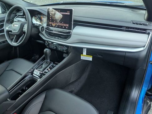 New 2026 Jeep Compass Limited image 30