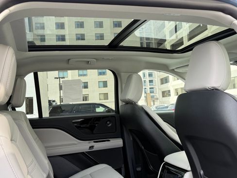 New 2026 Lincoln Aviator AWD image 7