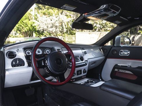 Used 2015 Rolls-Royce Wraith 2dr Coupe image 15