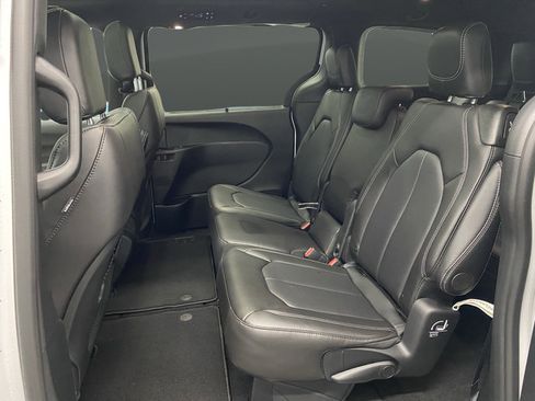 New 2026 Chrysler Pacifica Select w/ S Appearance Package FWD image 30