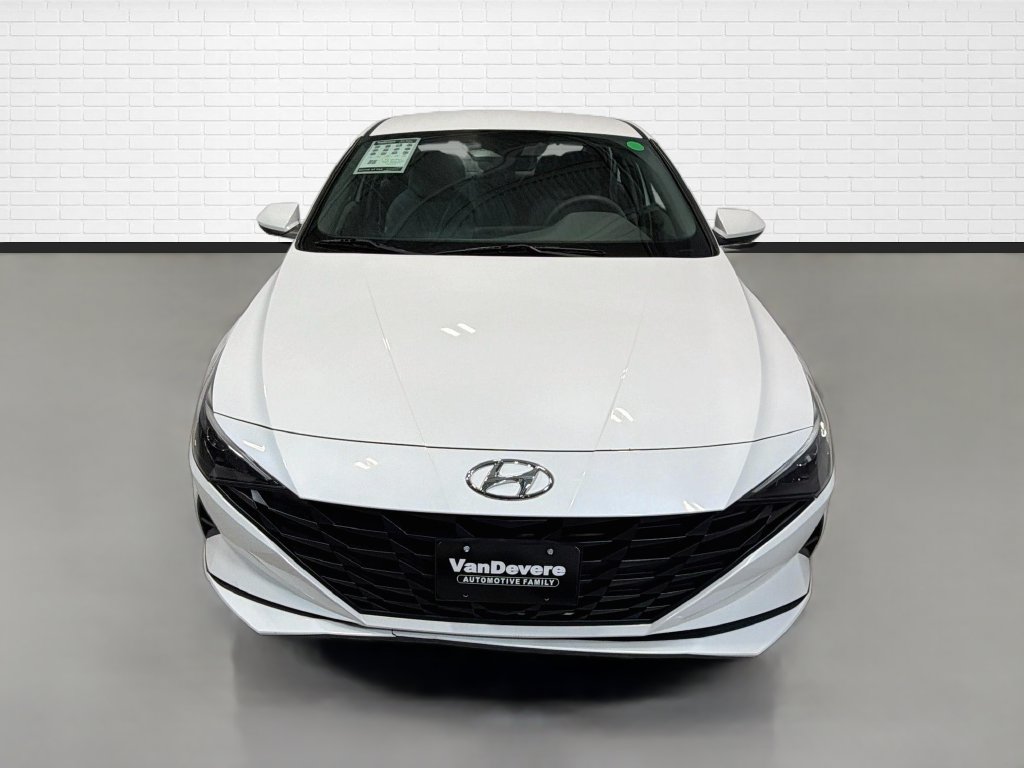 Used 2021 Hyundai Elantra SE FWD image 2