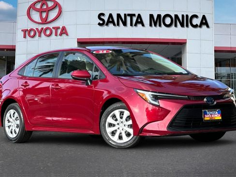 Used 2024 Toyota Corolla LE FWD image 2
