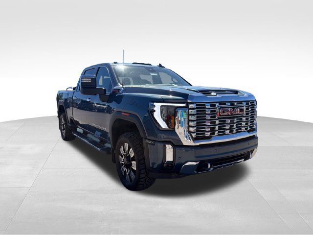 Used 2024 GMC Sierra 2500 Denali AWD/4WD image 3